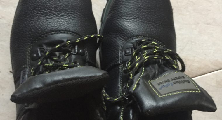 Safty shoos