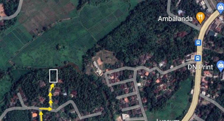 Selling land near Yakkala Lyceum Int’l School