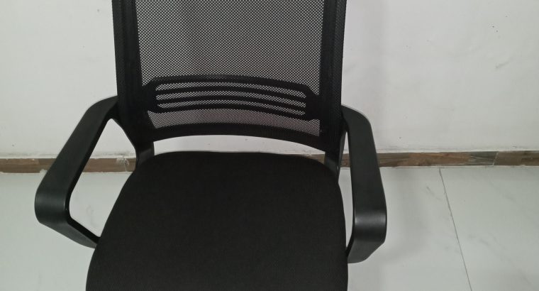 Home Computer / Visitor Comfi Chair almost New