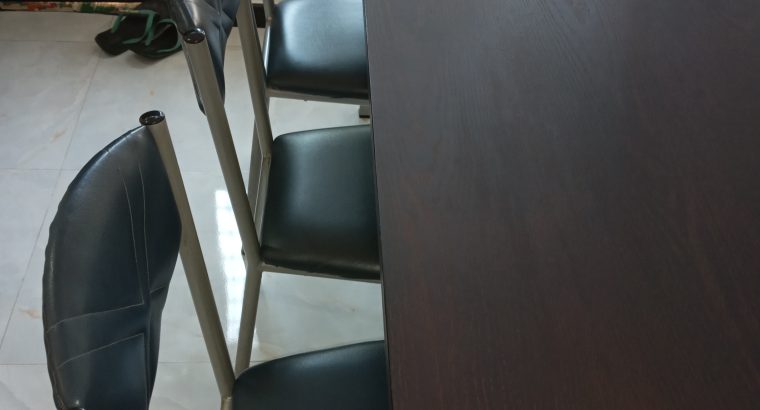 Dinner Table, Chairs Suite – Damro Brand