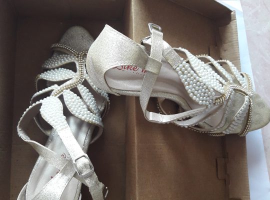 Wedding shoes for birdes