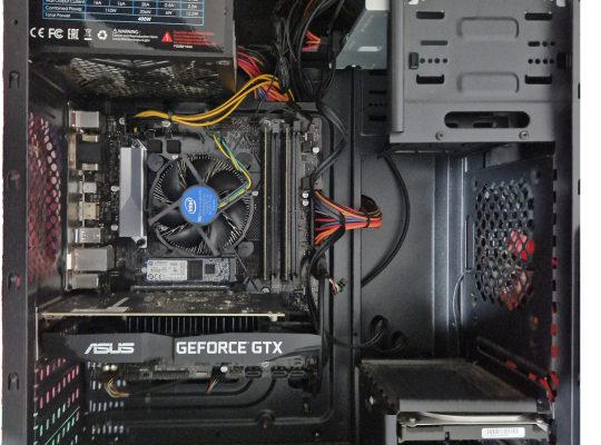 ASUS Core i5 9th Gen desktop computer