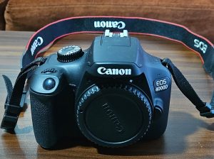 Canon D4000