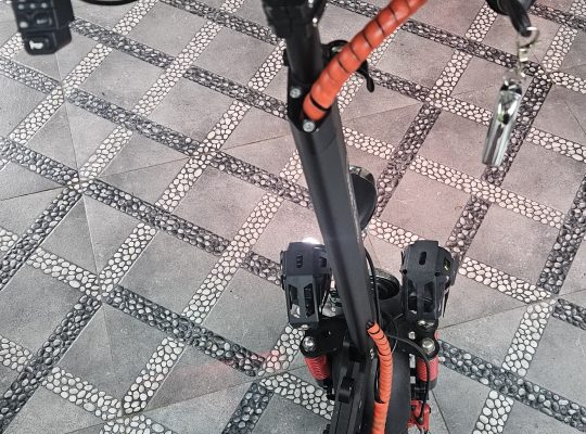 Electric scooter