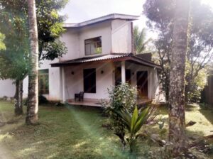 Highlevel Road, Pahathgama Land with House Sale