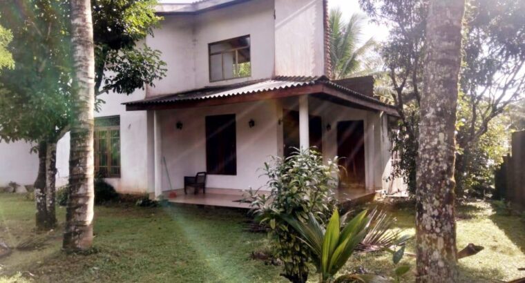 Highlevel Road, Pahathgama Land with House Sale