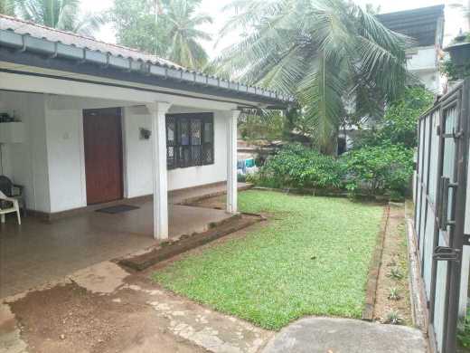 Prius G touring 2013