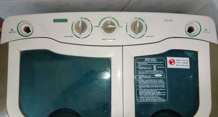 New Yamaha Tyros5 61-Key Arranger Workstation Keyboard