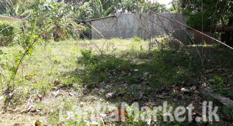 8Km from Kesbewa house for sale @Galkade junction