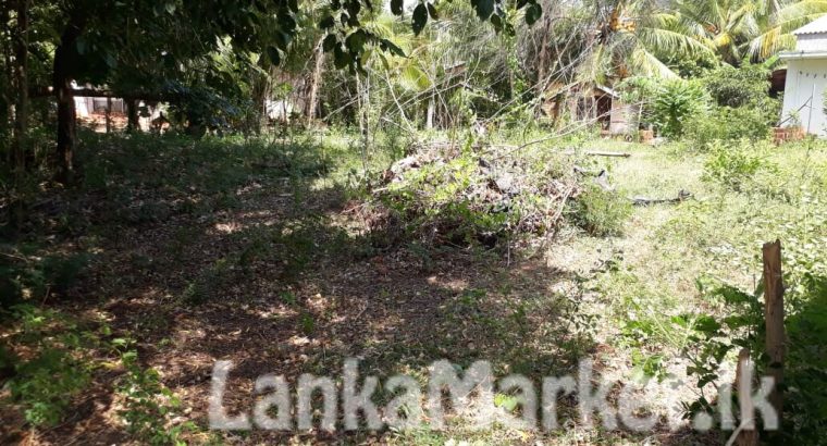 8Km from Kesbewa house for sale @Galkade junction